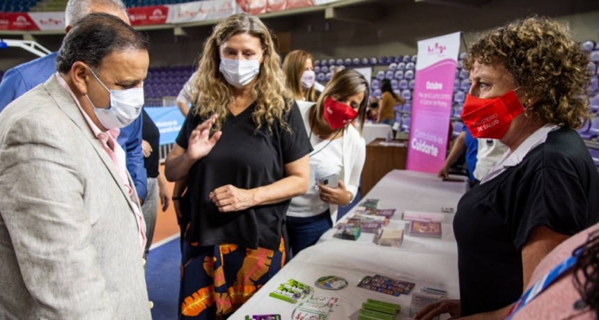 Gobierno inici&oacute; el operativo de entrega de la "Tarjeta Alimentar" 