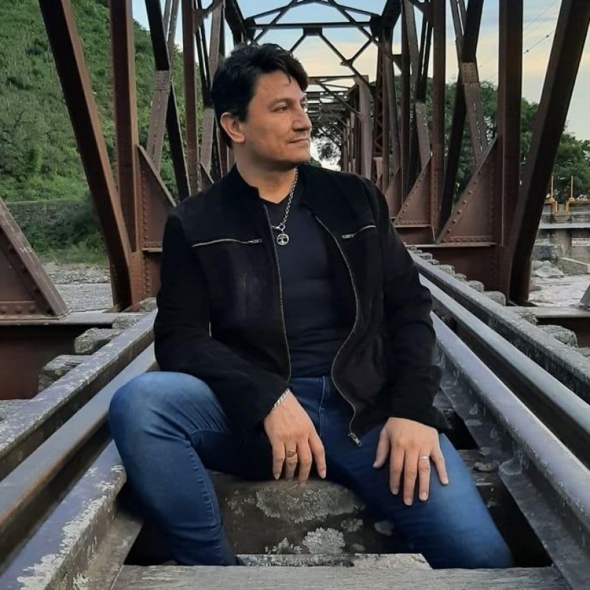 Walter Carabajal iniciar&aacute; su carrera como solista