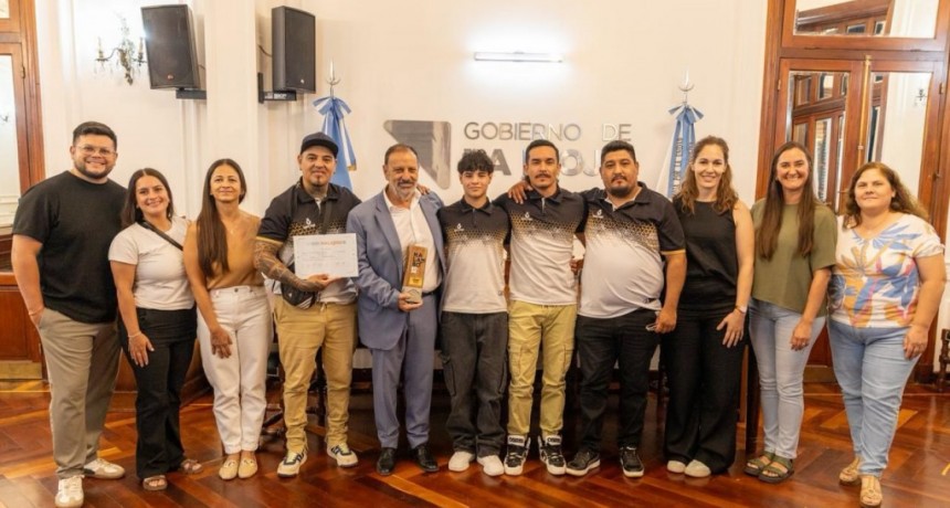 Quintela recibi&oacute; a artistas riojanos destacados en Cosqu&iacute;n y Laborde