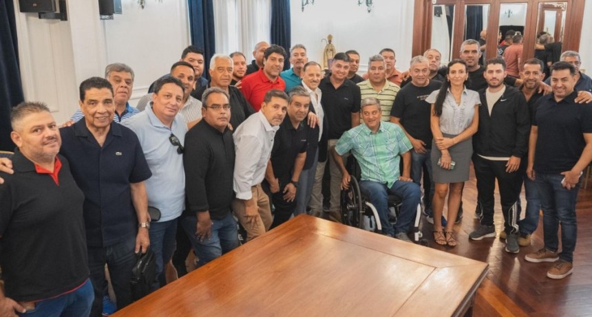 Quintela impulsa un plan de apoyo al f&uacute;tbol riojano junto a la Liga para sostener clubes y torneos