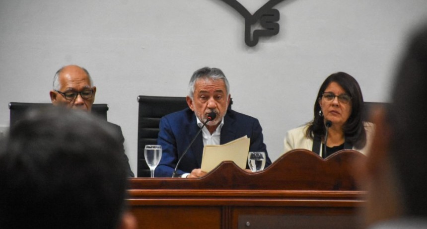 Armando Molina abri&oacute; el 110 per&iacute;odo de sesiones y llam&oacute; a construir &ldquo;una Rioja limpia, linda y en orden&rdquo;