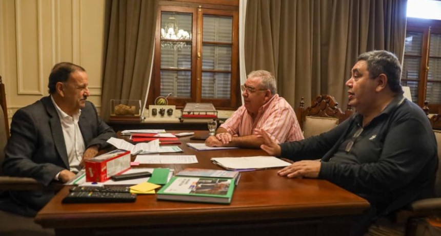 Derechos Humanos present&oacute; a Quintela la agenda por los 50 a&ntilde;os del golpe de Estado