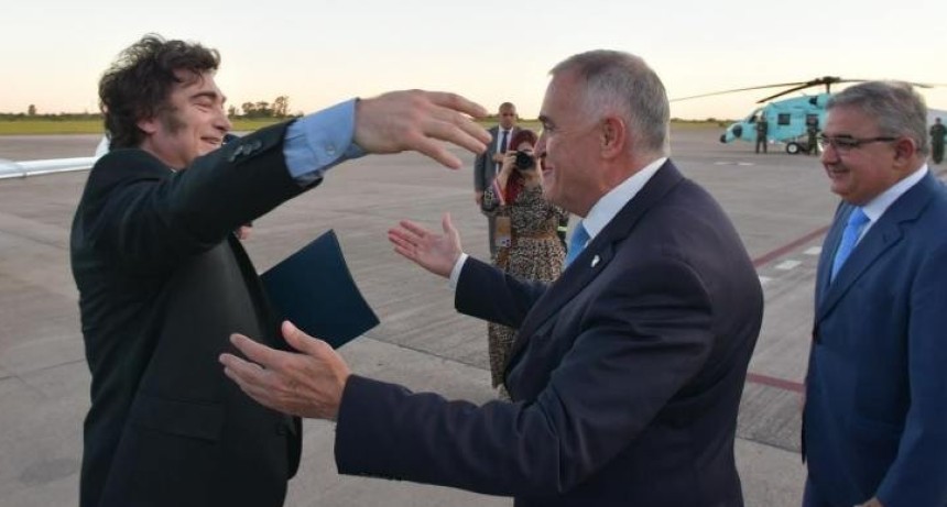 Javier Milei llega a Tucum&aacute;n en medio de tensiones pol&iacute;ticas y foco econ&oacute;mico