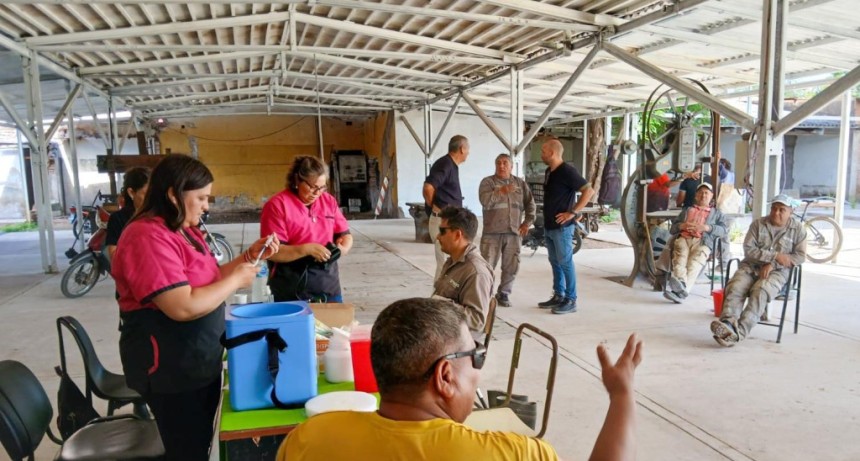 Brindan controles de salud gratuitos para empleados municipales