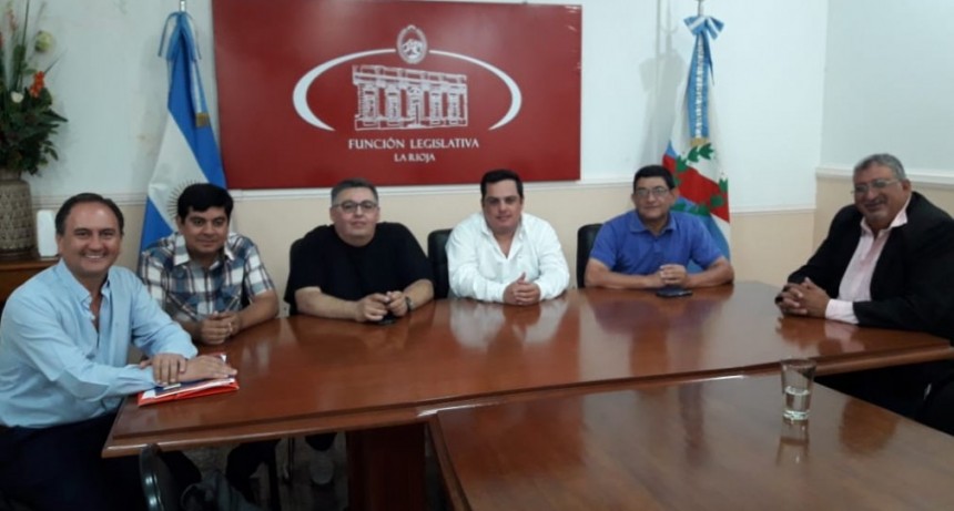 Diputados provinciales se reúnen con el ministro Rossi  