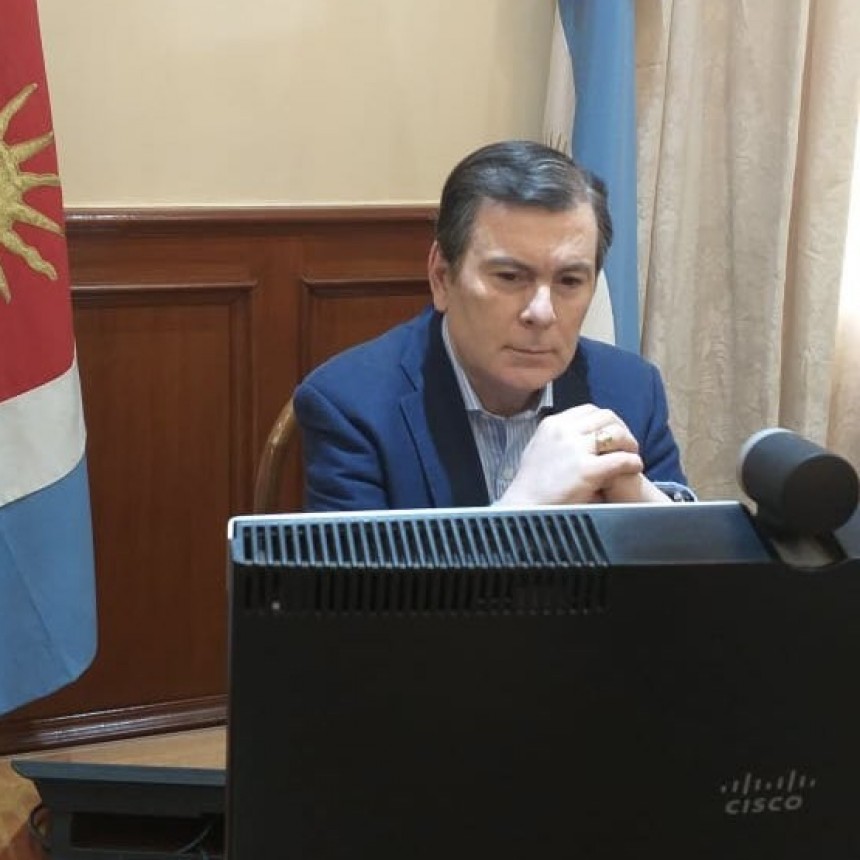 Zamora anunció que tiene coronavirus y que está 