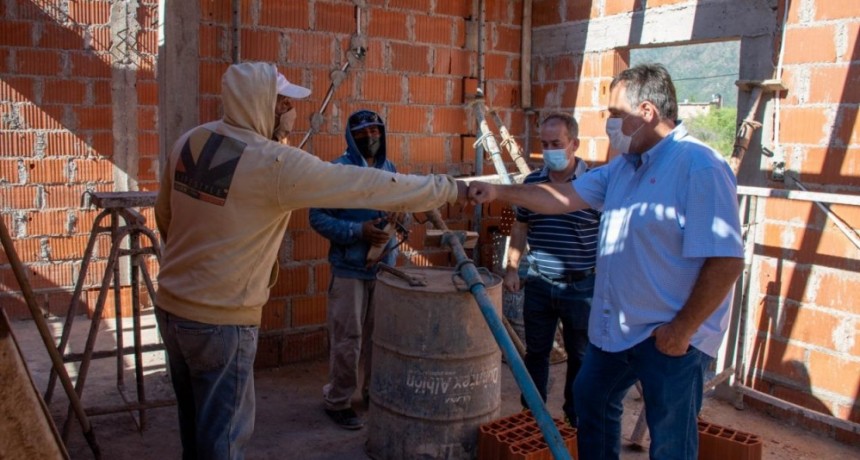 Puy Soria constató la construcción de viviendas en el Barrio Libertador