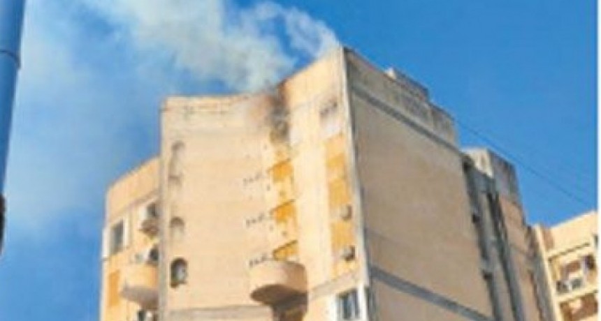 Se incendió parte de un edificio céntrico 