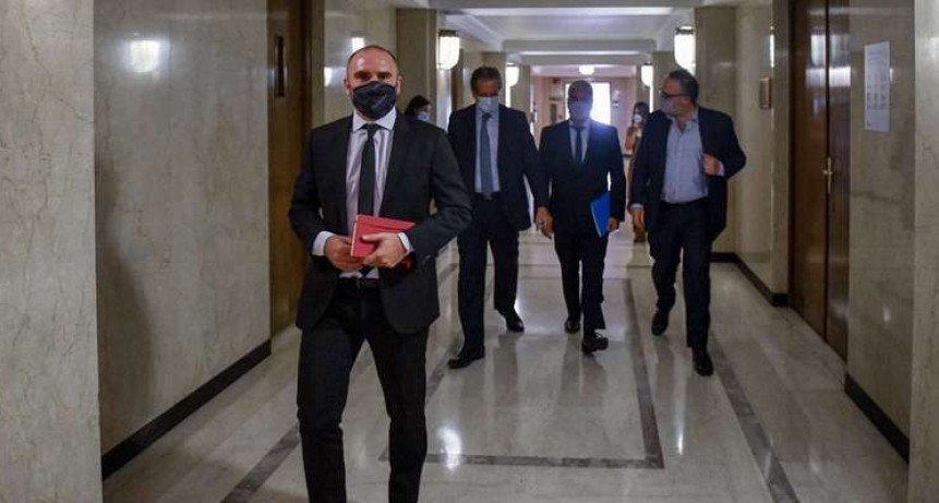 Guzmán está reunido con empresarios y la CGT por las negociaciones con el FMI