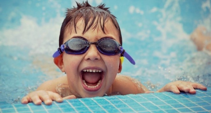 Brindan recomendaciones para cuidar a los más chicos en verano