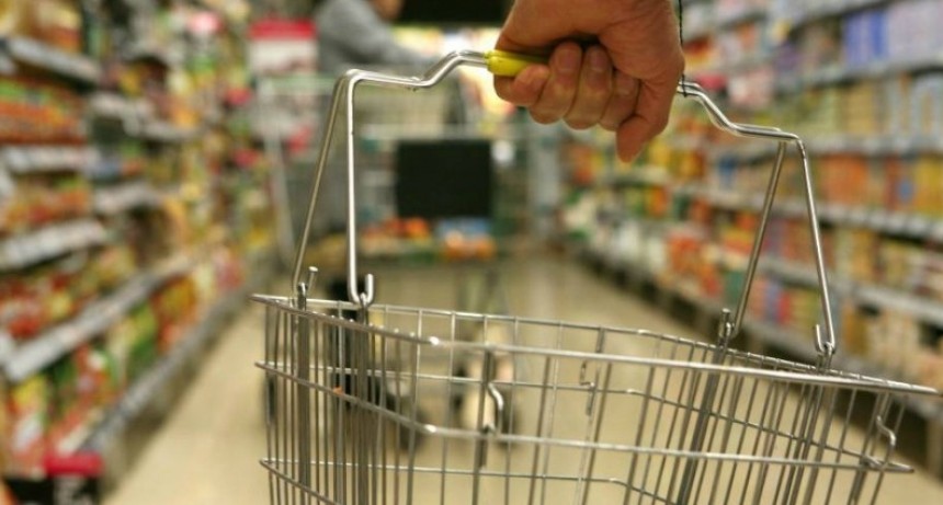 Canasta básica subió 40% en 2021: una familia necesitó más de $76.000 para no ser pobre