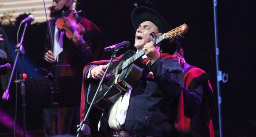 El Chaqueño Palavecino se presenta en la tercera noche de Cosquín 2022