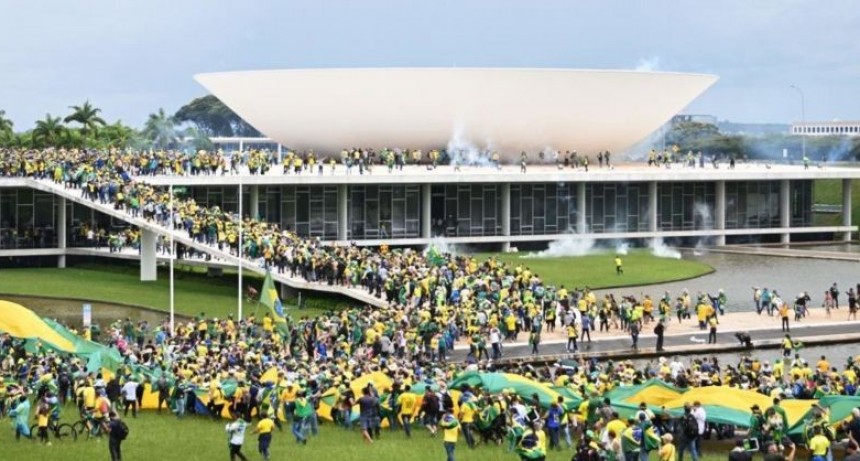 Lula decretó la intervención federal en Brasilia