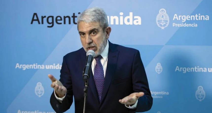 Aníbal Fernández atacó a De Pedro y, al igual que otros dirigentes, le pide definiciones