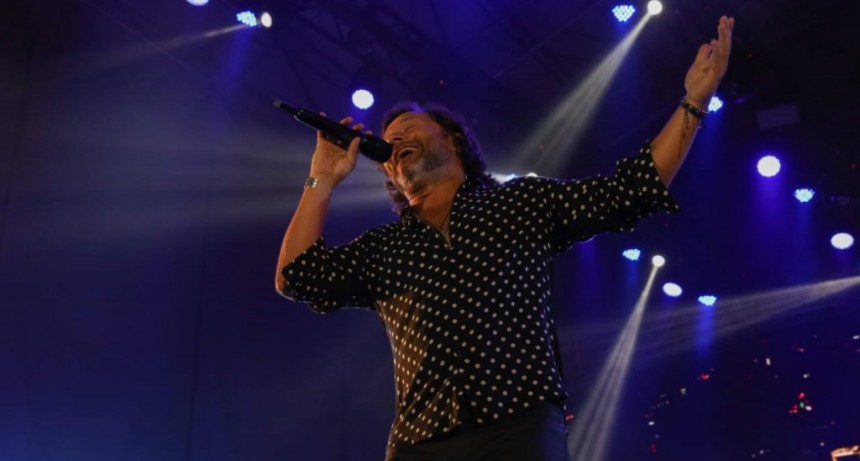 Diego Torres cautivó a una multitud de turistas y riojanos en San Blas de los Sauces