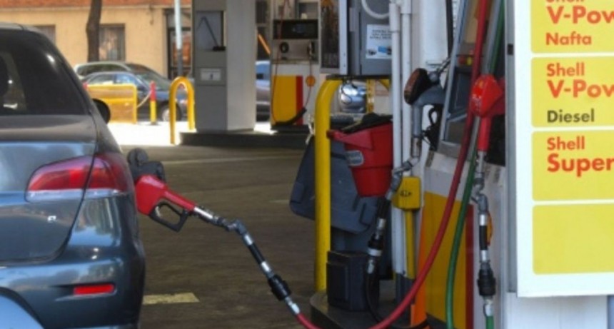 Demencial: Aumentó la nafta un 27% y la premium roza los 1000 pesos