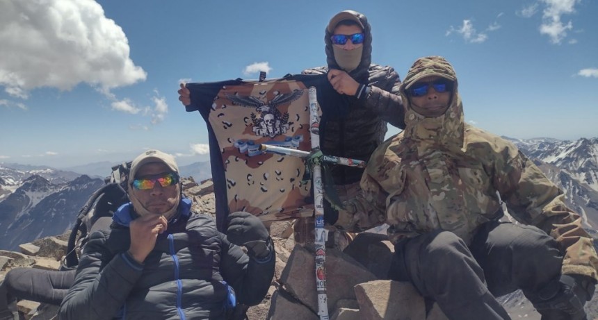 Personal del CAPE La Rioja hizo cumbre en el Aconcagua