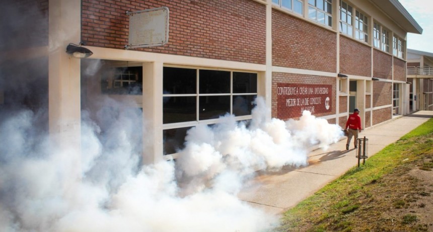 Realizan tareas de fumigación y desinfección en la UNLaR