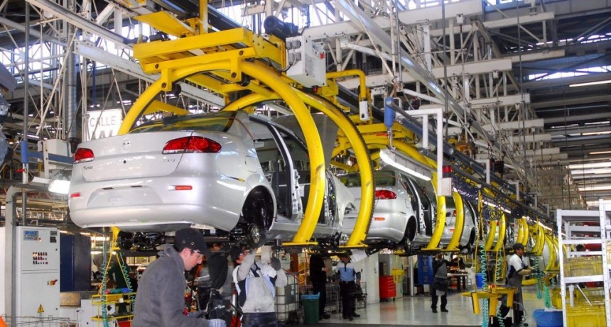 La industria automotríz no repunta y cae un 17% la producción