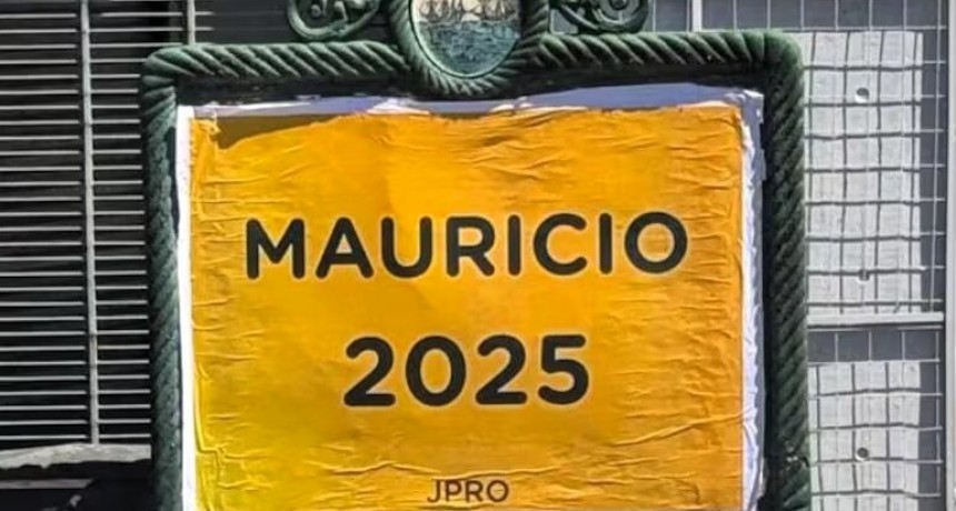 Aparecieron carteles con la inscripción 