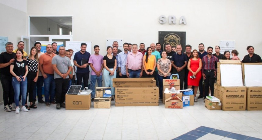 Entregan insumos y materiales para la Sede Regional Aimogasta de la UNLaR