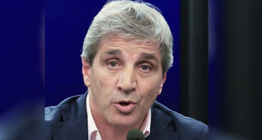 El Gobierno habilitó a comercios y empresas a exhibir precios en otras monedas