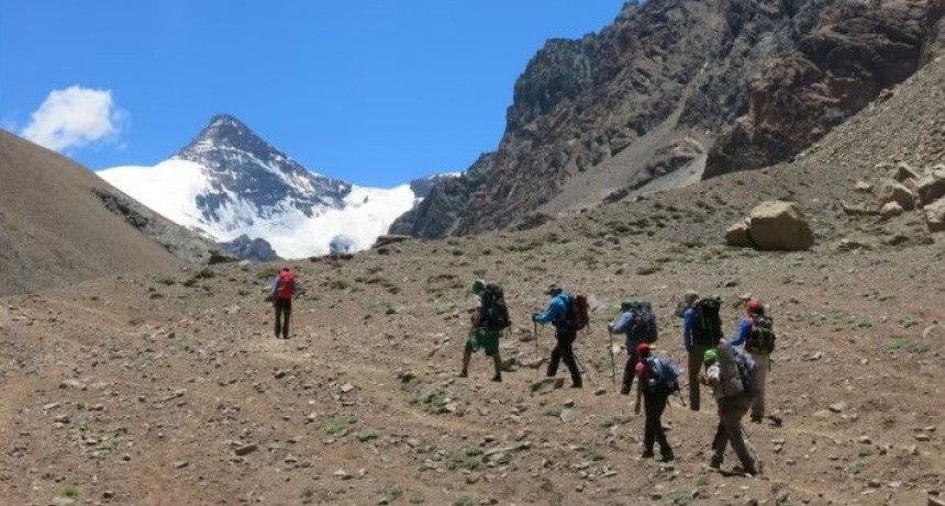 Mendoza: murió un andinista francés durante el ascenso al Aconcagua