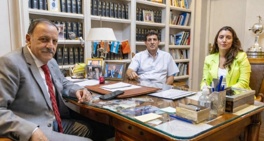 Quintela se reunió con senadores y ratificó su defensa de los derechos laborales