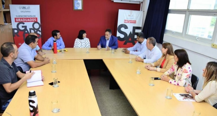 El ministerio de Vivienda planifica tareas en conjunto con la UNLaR 