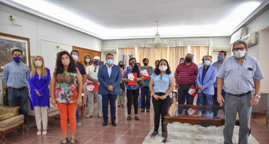 Quintela entregó beneficios previsionales a municipales