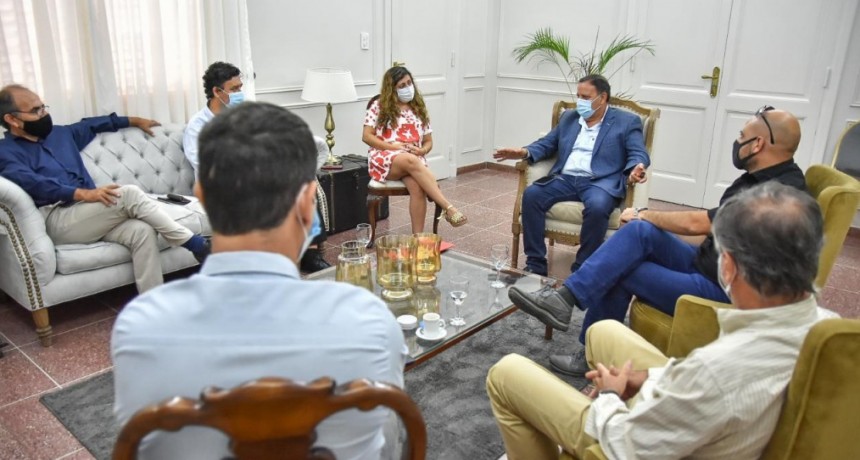 Quintela se reunió con directivos de los medios gráficos de la provincia