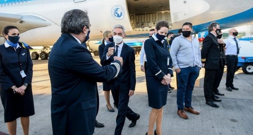 Hoy parte el cuarto vuelo de Aerolíneas Argentinas para traer vacunas desde Moscú