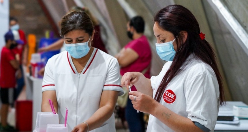 Docentes podrán completar esquemas de vacunación y refuerzo los días 8 y 9 de febrero