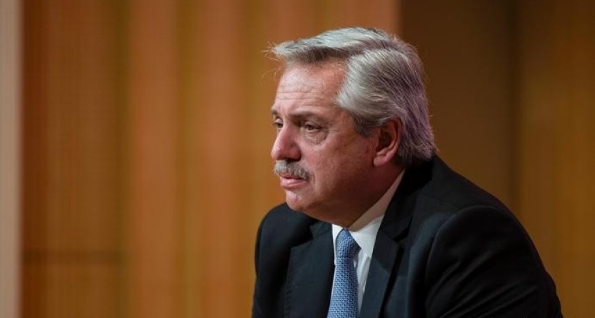 Con la incorporación de mujeres, cambian el nombre al Salón de los Científicos