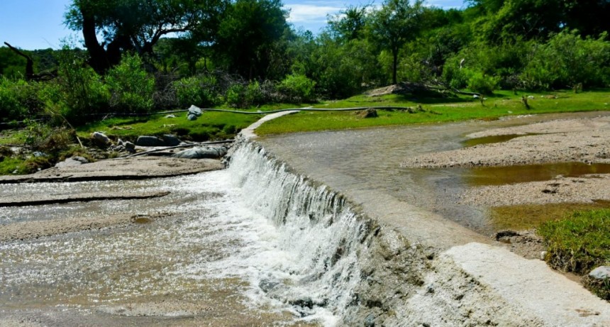 El gobierno evalúa el funcionamiento del acueducto río 