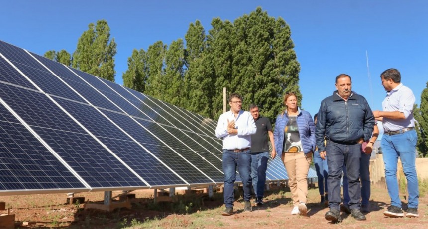 Quintela inauguró electrificación fotovoltaica en Valle Hermoso