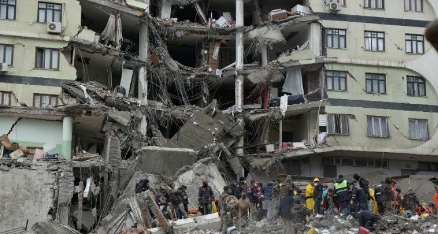 El Papa Francisco reza por las víctimas del terremoto en Turquía y Siria