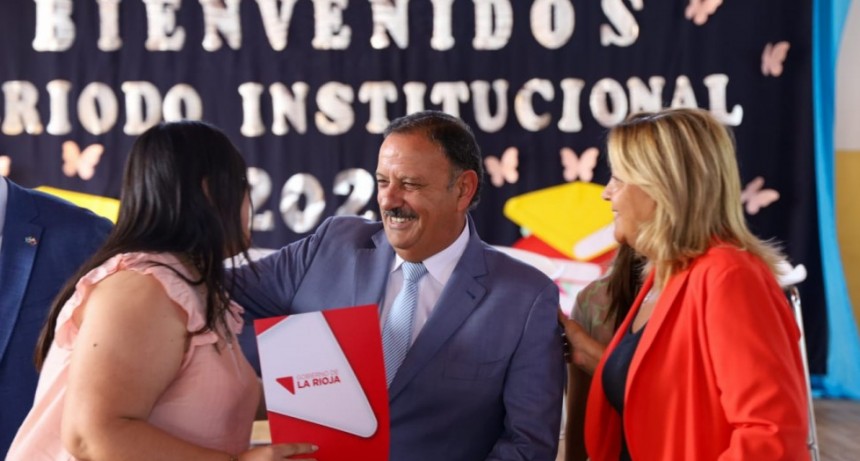 Quintela entregó cargos a docentes de varios niveles educativos