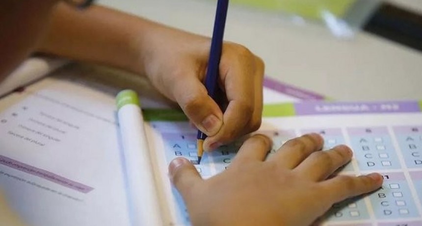  Quintela anunció incremento en la ayuda escolar 