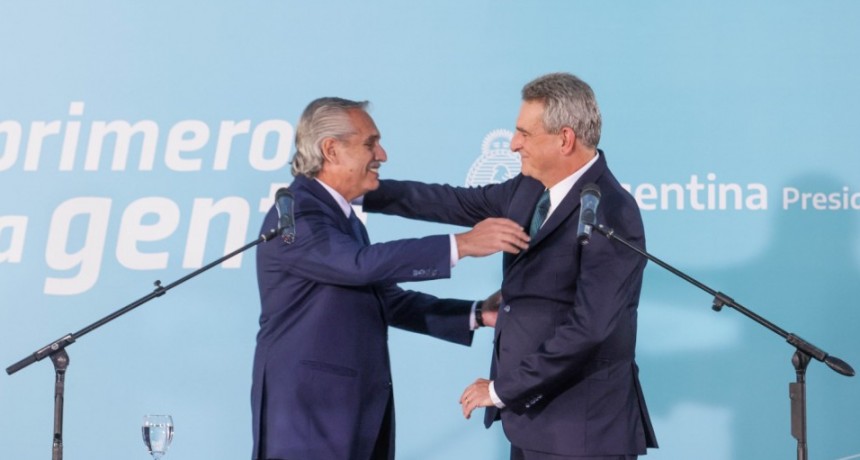El Presidente tomó juramento a Agustín Rossi como nuevo Jefe de Gabinete