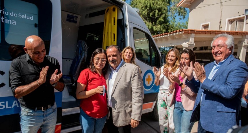 Entregan nueva ambulancia al Servicio de Emergencias 107