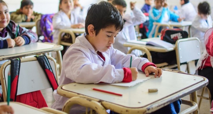 Educación dispuso medidas para palear la situación económica
