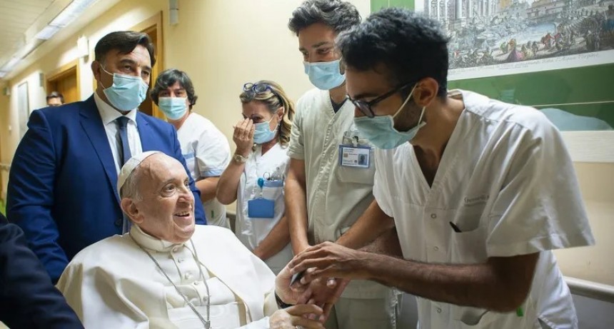 Francisco presentó una leve mejoría y continúa internado