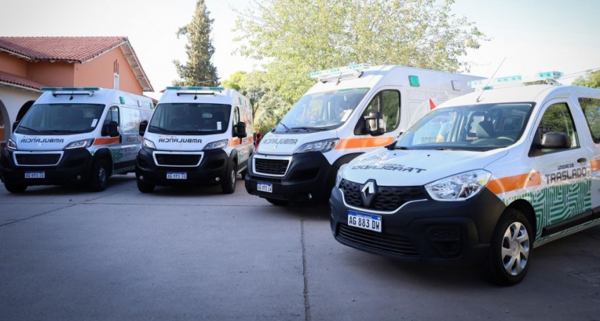 Quintela robustece el sistema sanitario provincial con modernas ambulancias