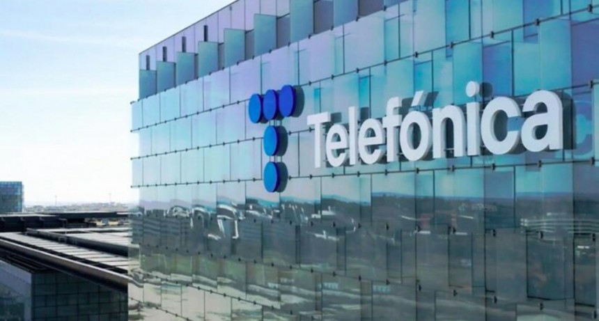 Francos pide investigar la compra de Telefónica por parte del grupo Clarín