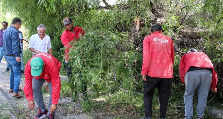 El intendente capitalino recorrió las zonas más afectadas por el temporal