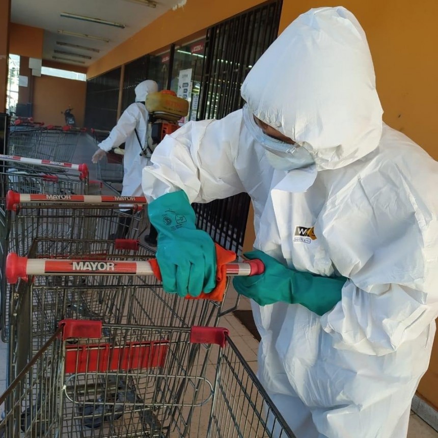 Municipalidad de La Rioja desinfecta lugares públicos