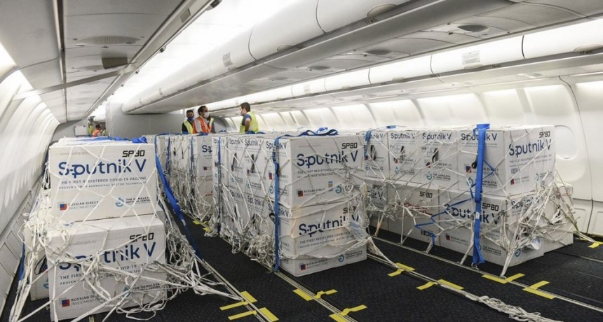 Plan de vacunación: Se aplicaron ayer casi 180 mil dosis en todo el país y desde el lunes se superaron las 550.000