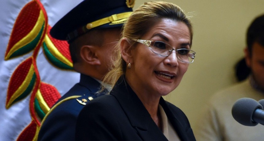 Libraron una orden de detención contra la ex presidenta Áñez, militares y ministros de su gobierno