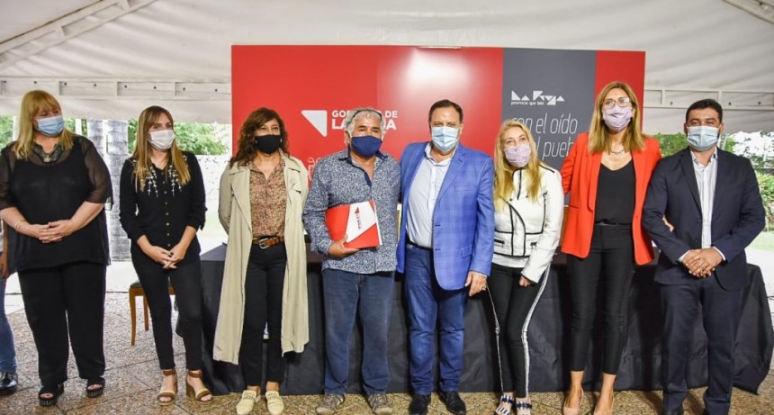  Quintela entregó adicionales jubilatorios